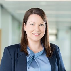 Portrait von Johanna Bauer.